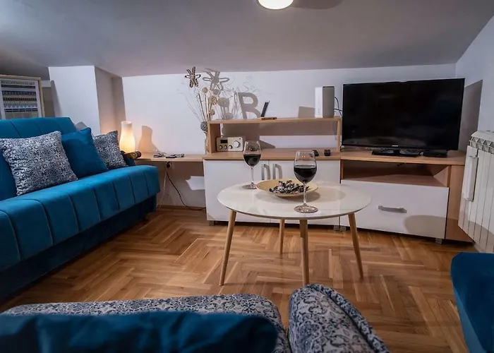 Piccolo Studio Belgrade,Crveni Krst
