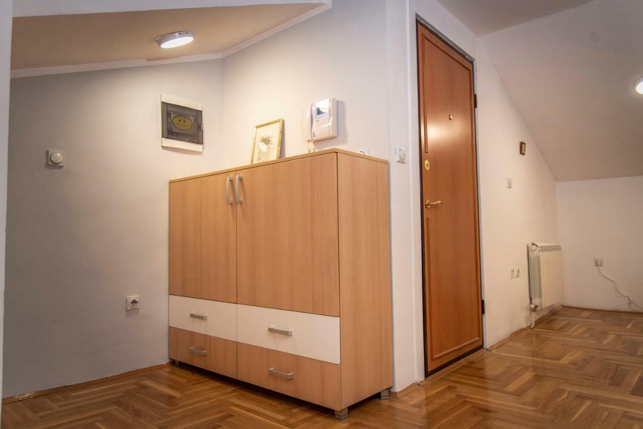 Piccolo Belgrade,crveni Krst