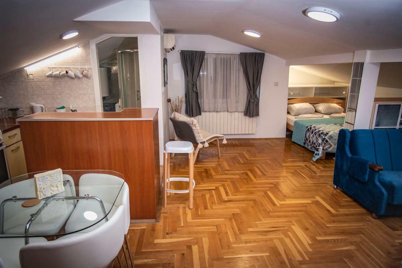 Piccolo Belgrade,crveni Krst Belgrade
